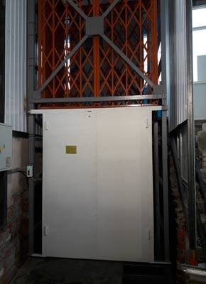 В Казани установлен подъемник с самонесущей шахтой